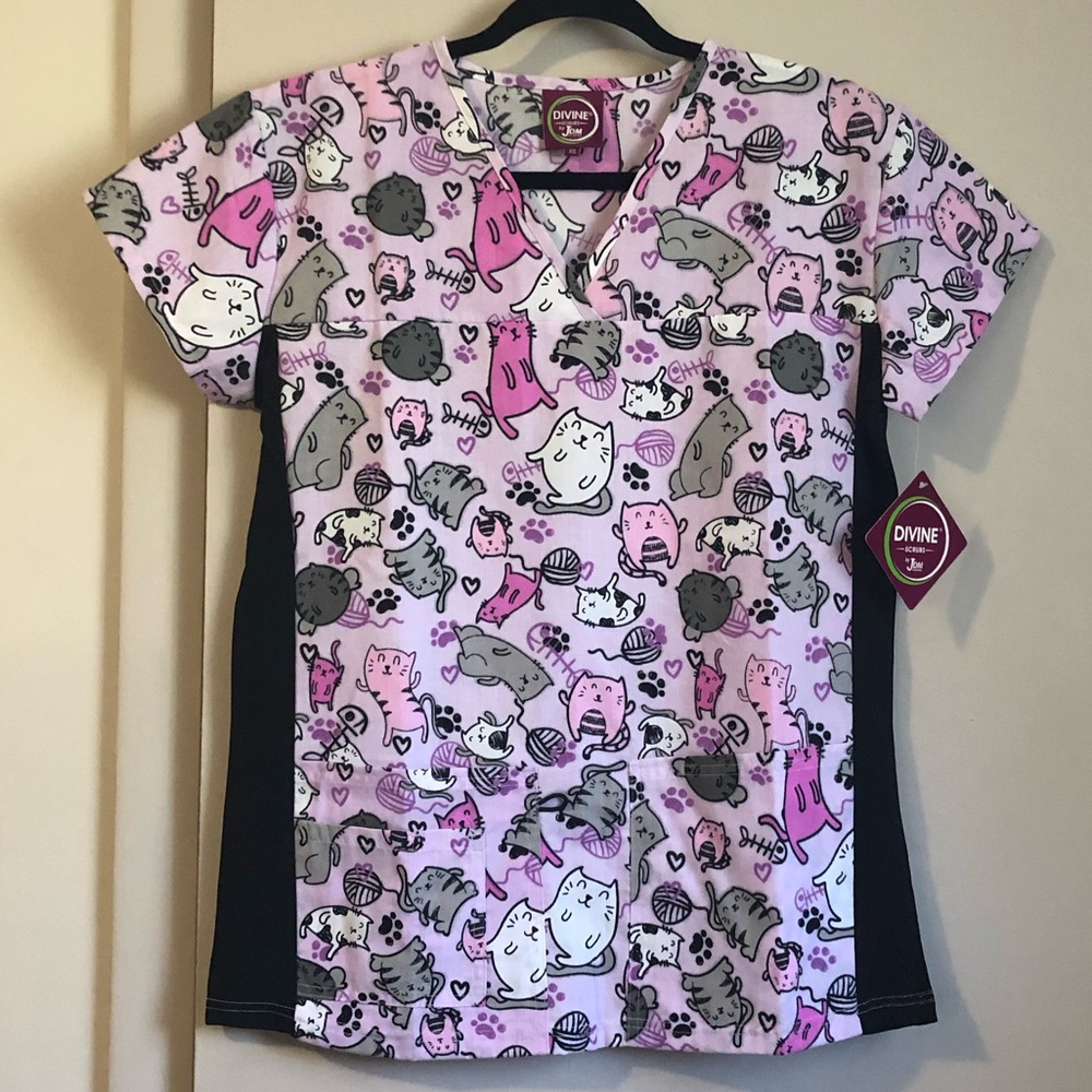 NWT Size XS Divine Scrubs Top by JDM Uniforms